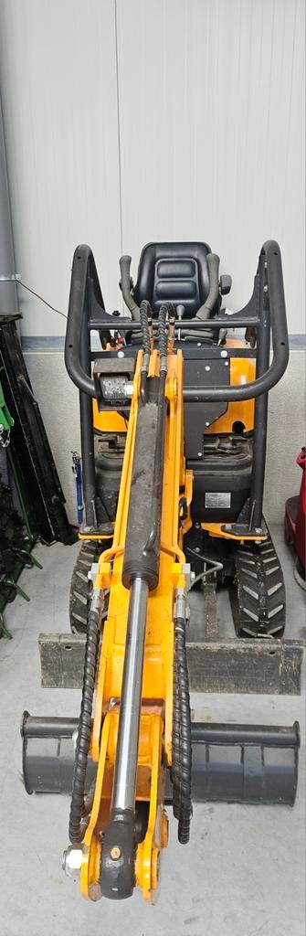 Xiniu XN12-8 mini-graver Kubota-motor 15 uren gedraaid nieuw, Articles professionnels, Machines & Construction | Ascenseurs, Échafaudages & Échelles