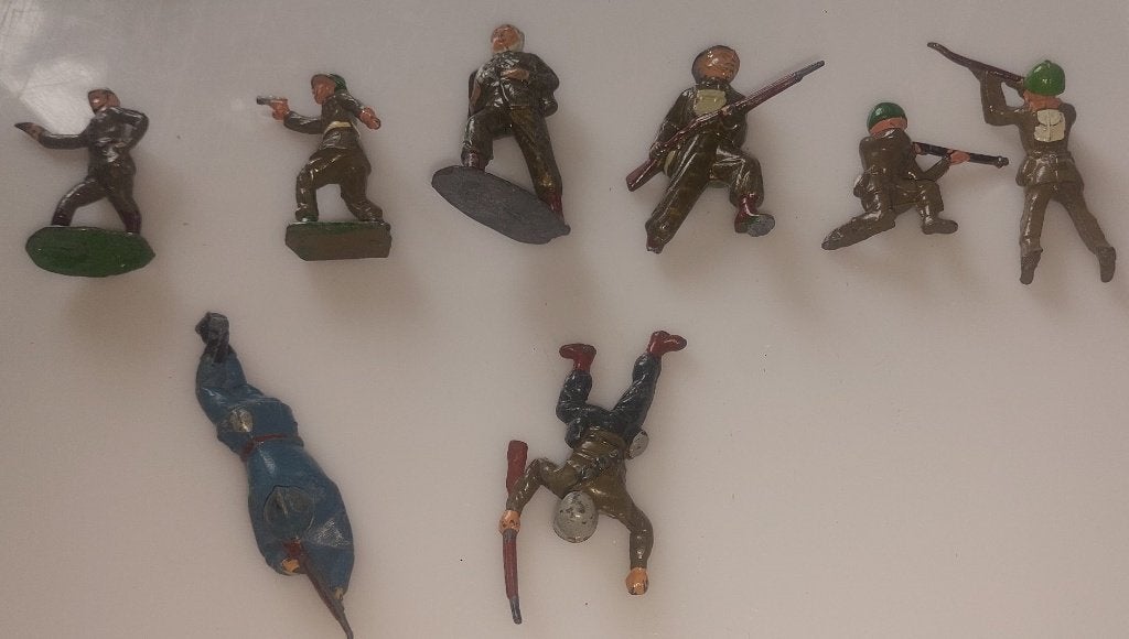 Crescent Toys kavel 8 vintage loden soldaten jaar 30/'40, Antiek en Kunst, Ophalen of Verzenden