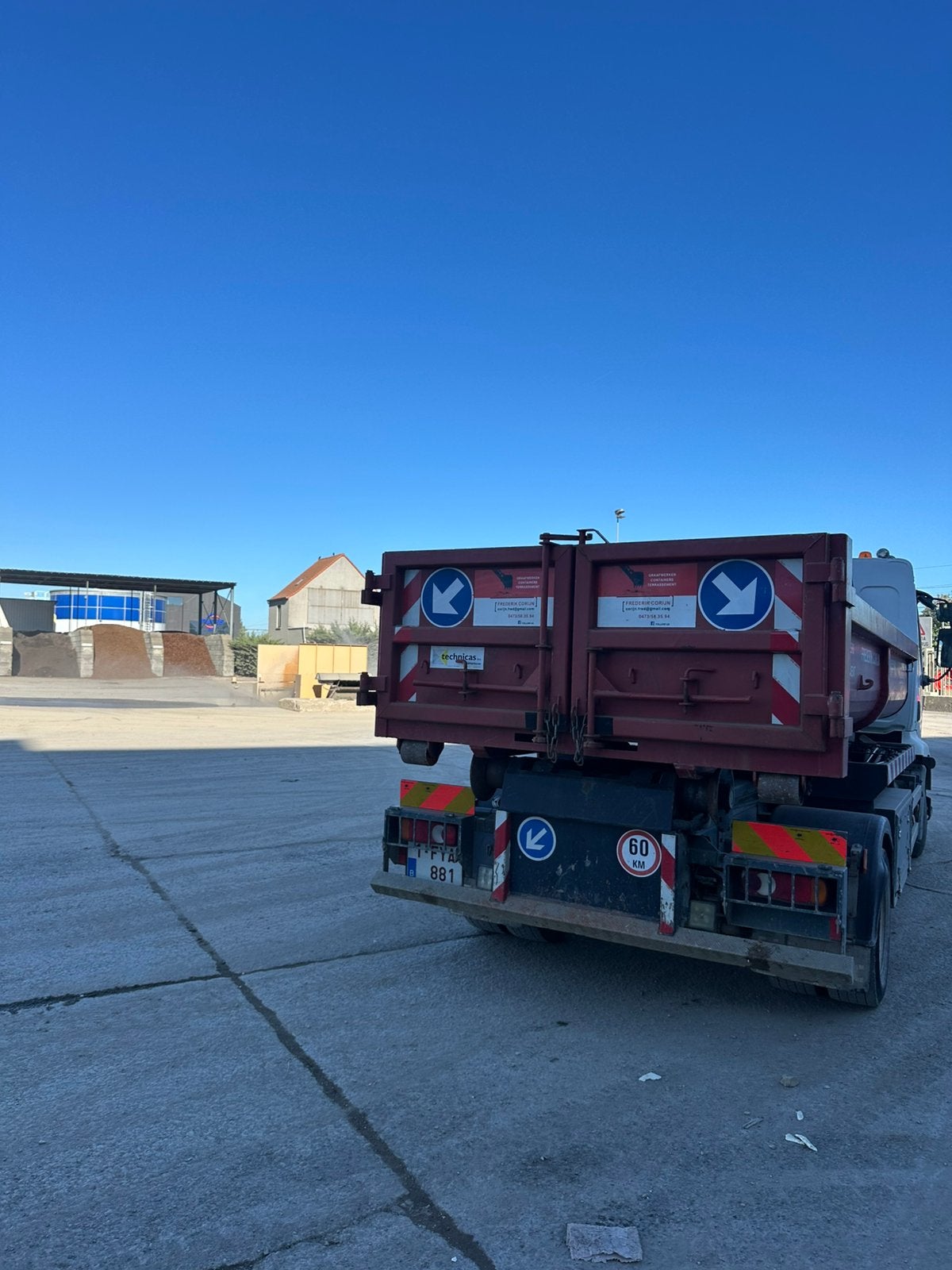 Vrachtwagen container systeem, Wit, Particulier, Te koop, Handgeschakeld