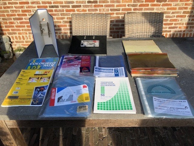 Paquet de fournitures scolaires, Enlèvement ou Envoi, Comme neuf