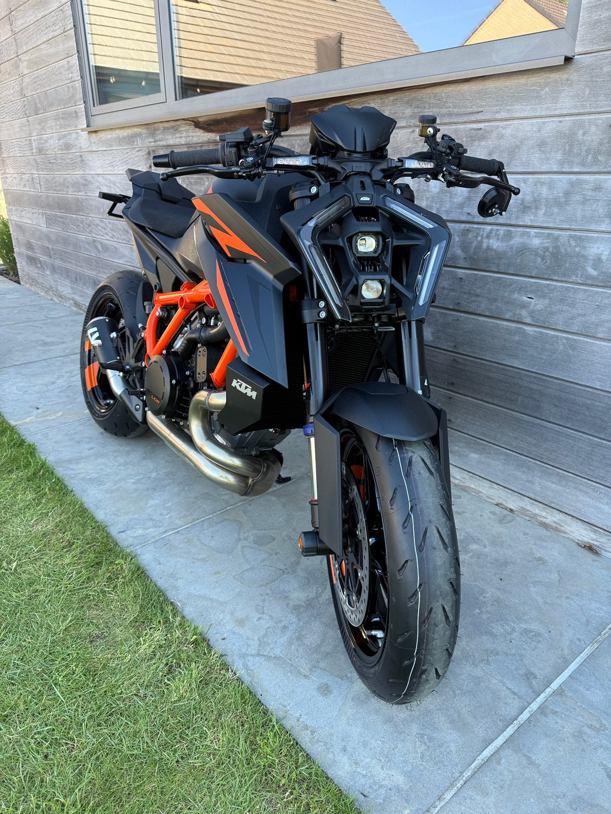 KTM Superduke 1390R EVO - 0km - 4j garantie - NIEUW!!, Motoren, Motoren | KTM, 2 cilinders, Traction Control, Nieuw, Motorrijbewijs A