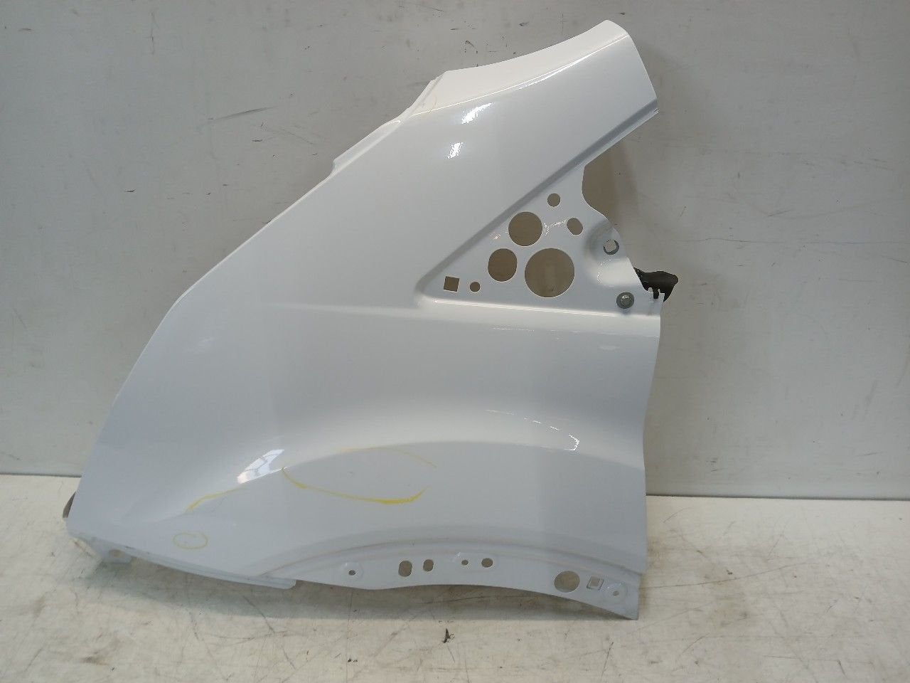 Spatbord links voor Ford Transit, Onderdelen@venauto.nl, Van der Ven Autorecycling B.V., Gebruikt, Ettenseweg 76, 4706 PB Roosendaal, The Netherlands
