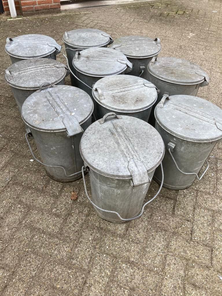 Mooie oude zinken vuilnisemmers, vuilnisbakken, Enlèvement, Utilisé