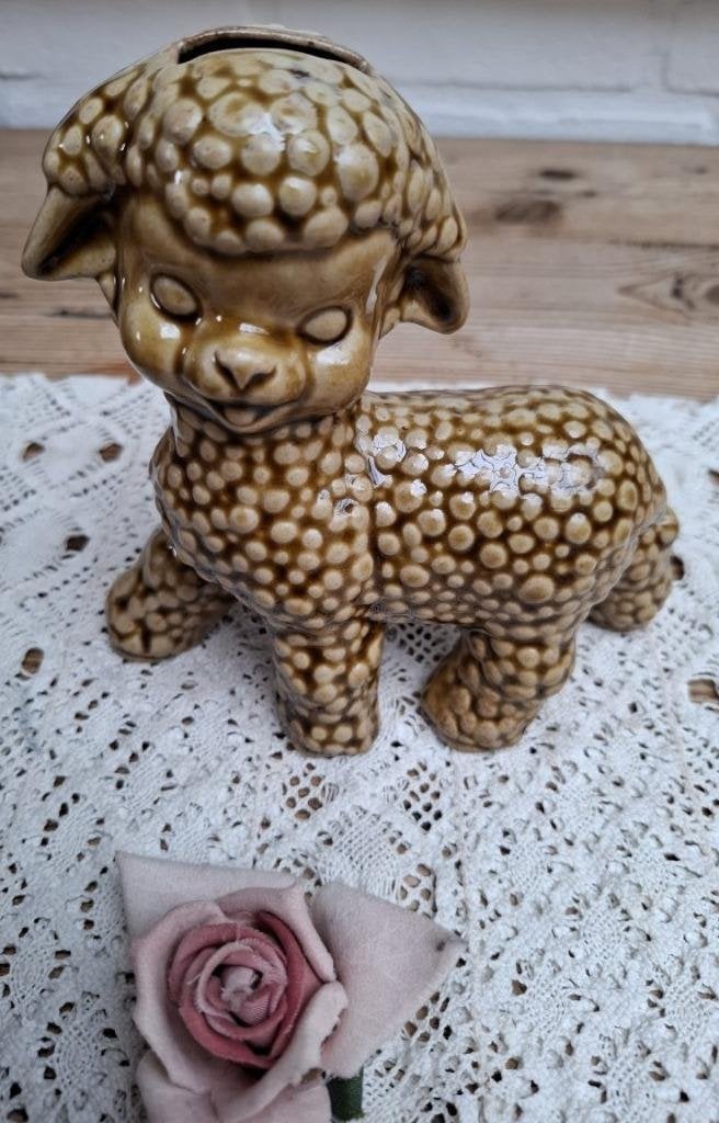 Hele schattige keramieke spaarpot lammetje, jaren 40, Antiek en Kunst, Ophalen of Verzenden