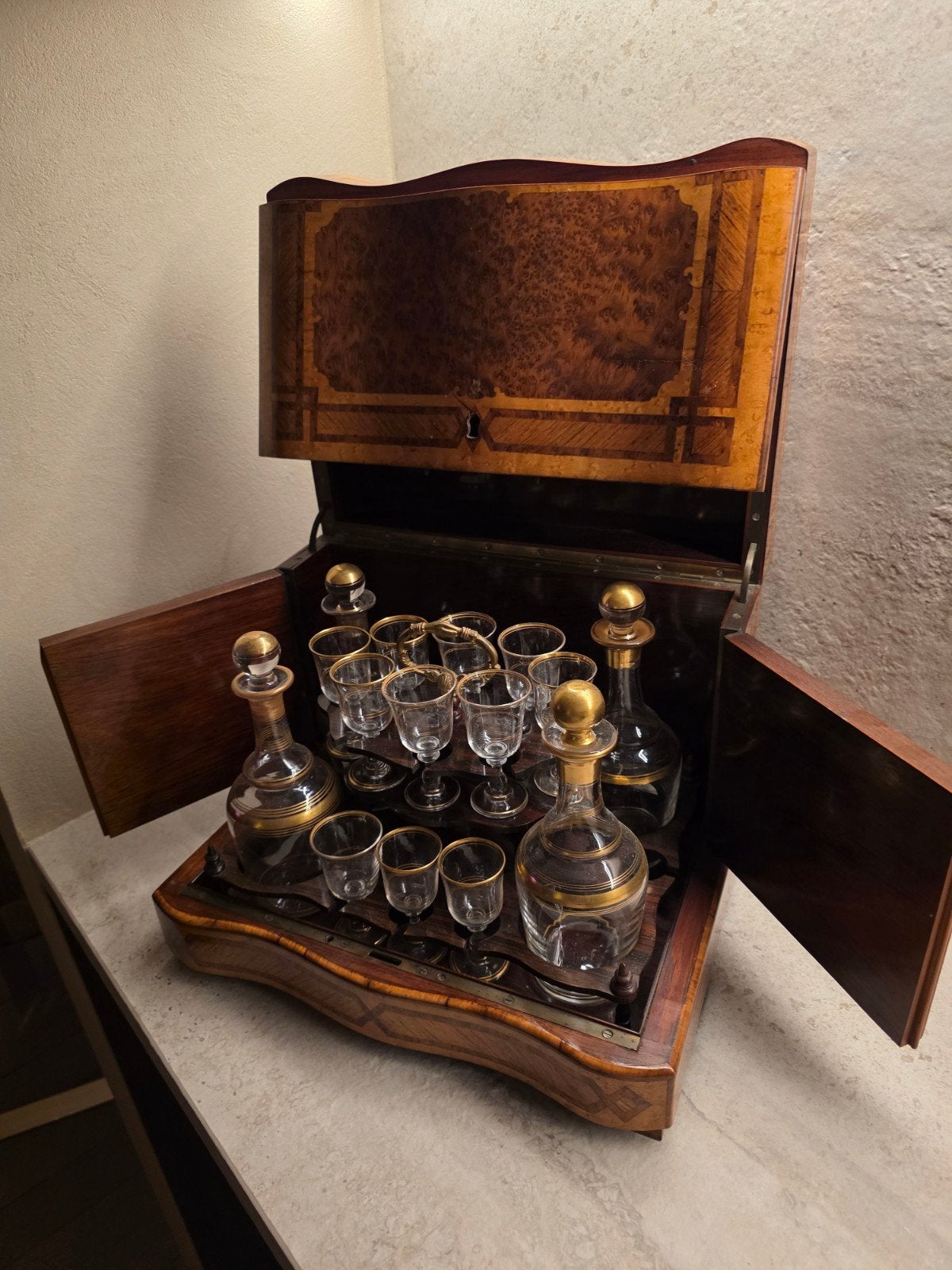 likeur kabinet 19 eeuws Napoleon, Ophalen