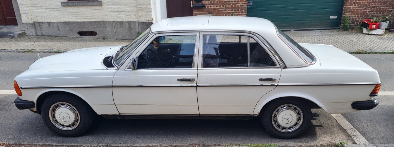 mercedes ancêtre année 1980 avec pièces de carrosserie, Enlèvement, Moteur