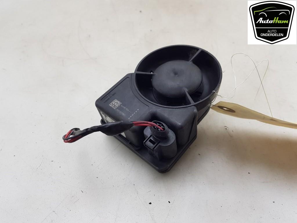 ALARMSIRENE Tesla Model X (01-2013/-) (|101586000A|), Germany_Sales@tesla.com, Gebruikt, Overige automerken, Ludwig-Prandtl-Straße 27 - 29
12526  Berlin, DE