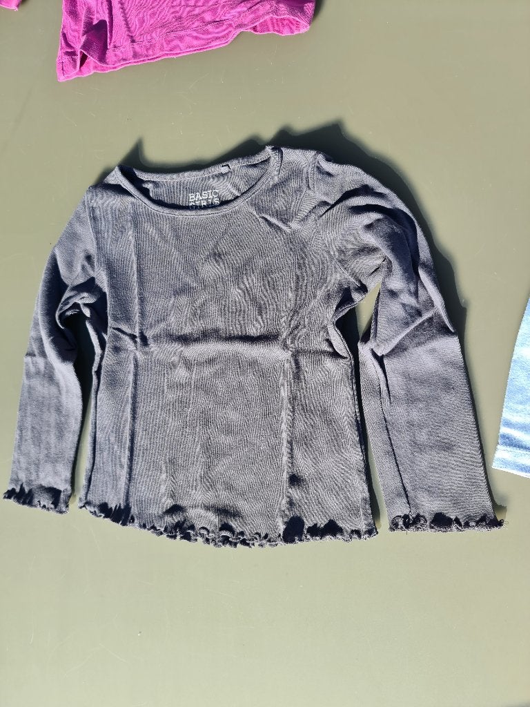 grijs t-shirt 92, Kinderen en Baby's, Kinderkleding | Maat 92, Ophalen, Zo goed als nieuw
