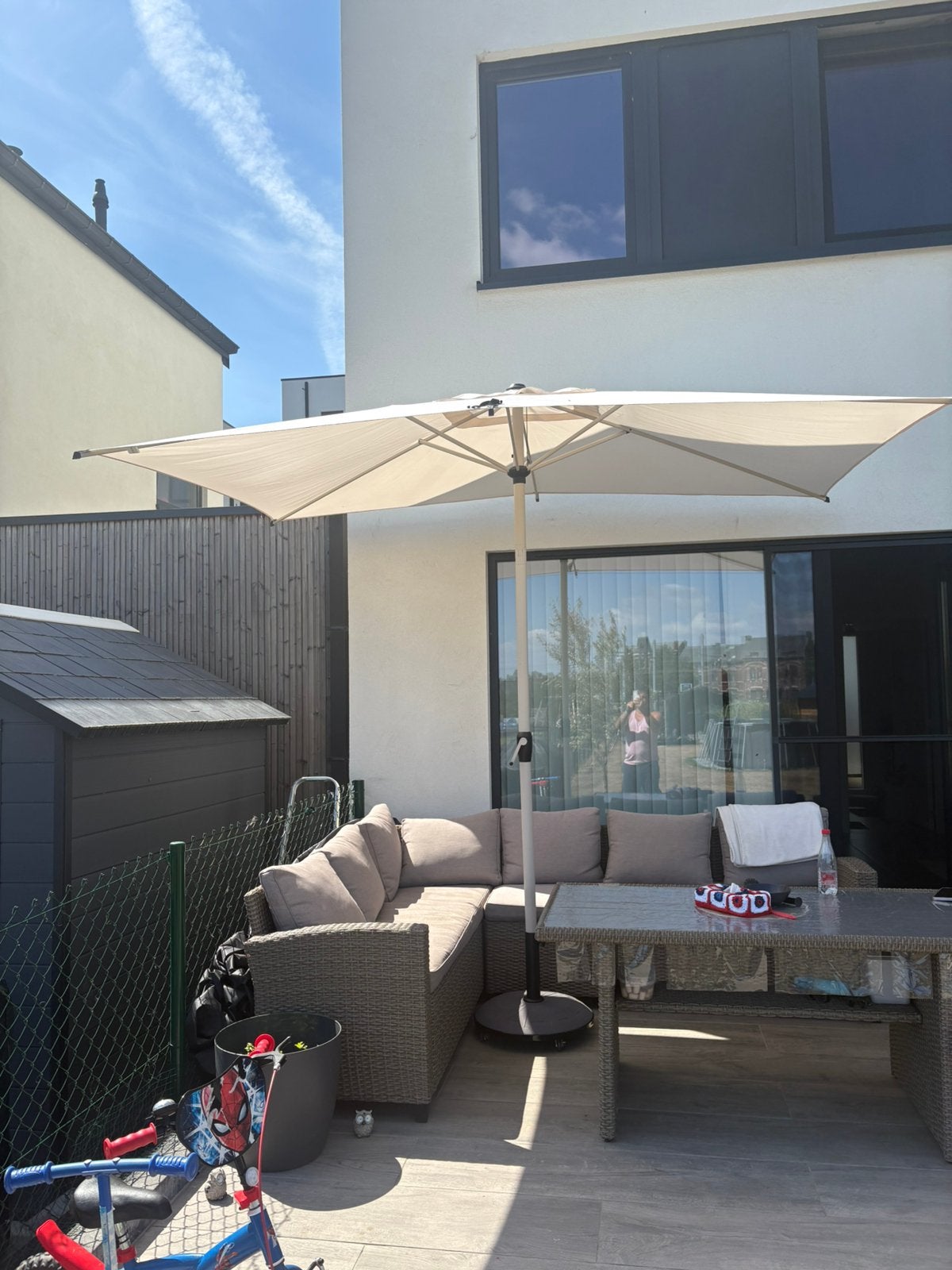 Parasol beige 2,5 sur 1,5m, Enlèvement, Comme neuf, Inclinable