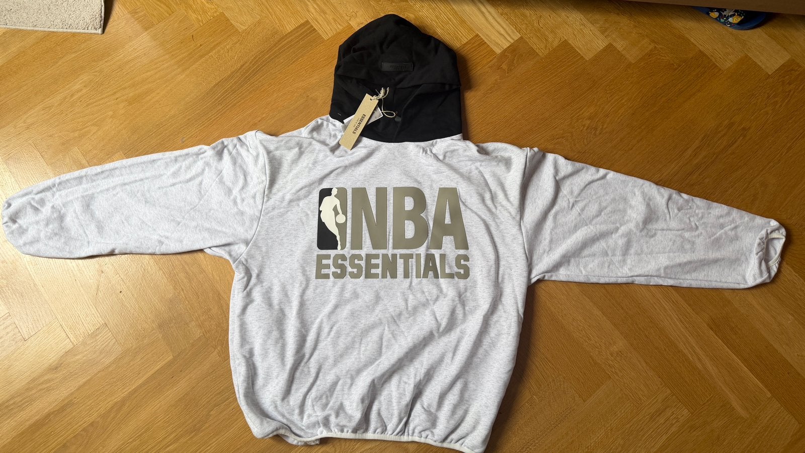 NBA essentials hoodie maat small, Vêtements | Hommes, Packs de vêtements pour hommes, Enlèvement ou Envoi