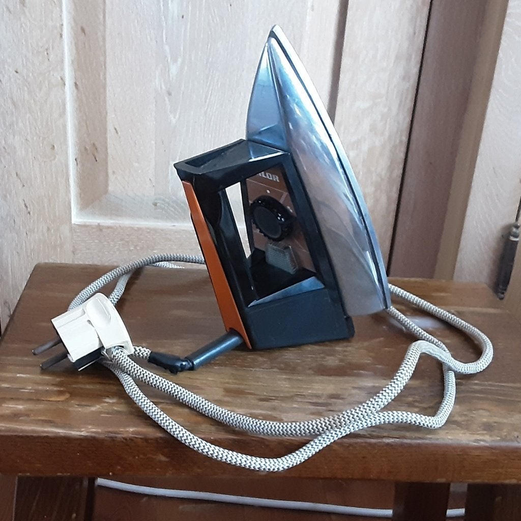 Vintage strijkijzer Calor, Werkende staat, Elektronische apparatuur, Strijkijzers en Strijkplanken, Ophalen of Verzenden, Gebruikt