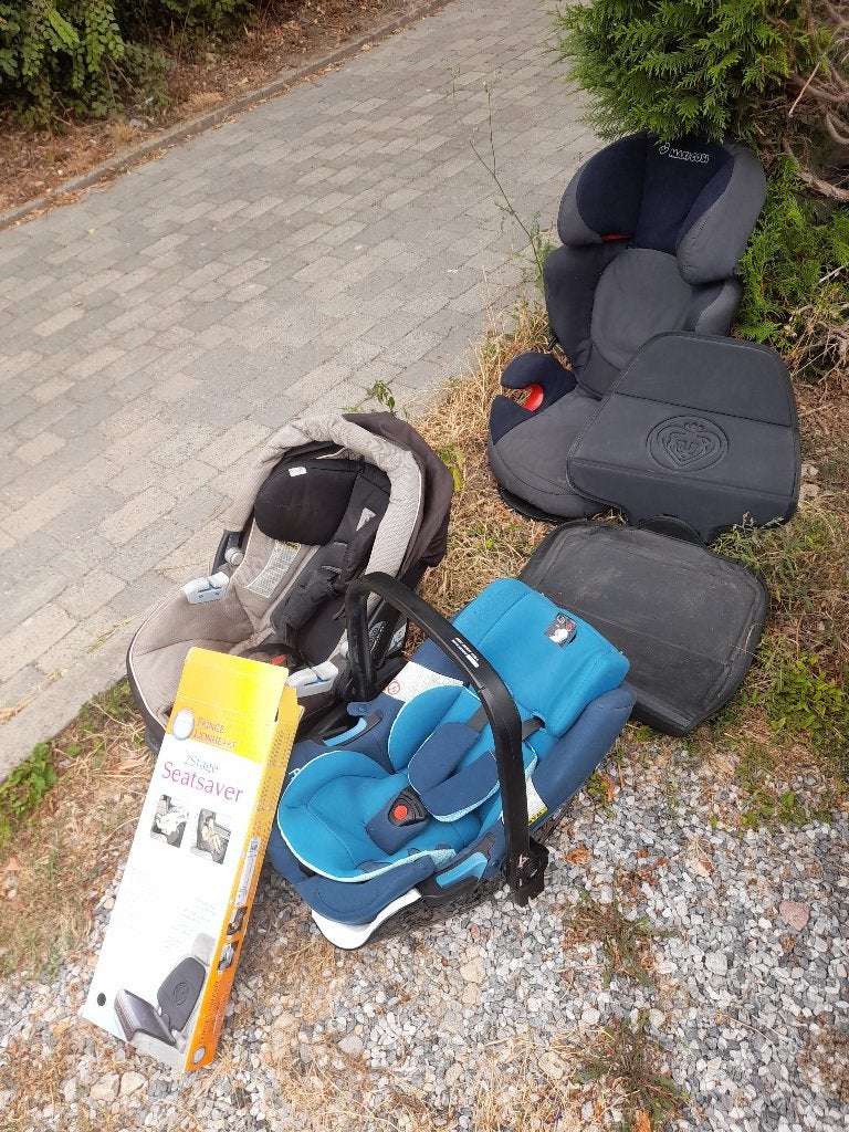 Sièges coque auto et siège-rehausseur à donner à Ottignies, Enlèvement, Utilisé