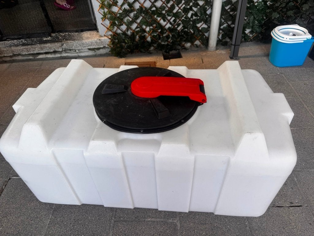 Watertank 300 liter kunststof, 150 liter of meer, Ophalen, Zo goed als nieuw, Kunststof