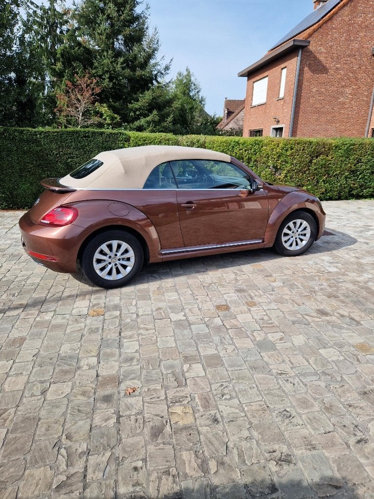 Volkswagen Beetle Cabrio 1.2 TSI Design - 105 pk, Auto's, USB, Stof, Cabriolet, Handgeschakeld