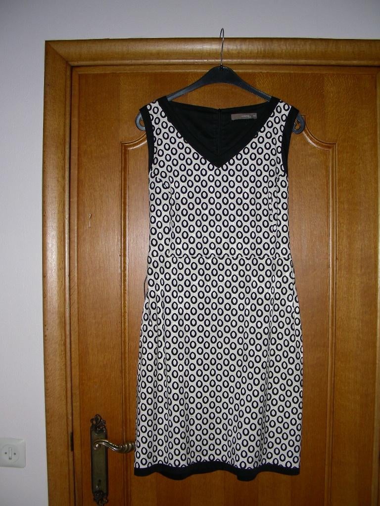 Kleed zonder mouwen (zwart en gebroken wit), Comme ça, 42, Kleding | Dames, Zwart, Maat 42/44 (L), Zo goed als nieuw, Comme ça