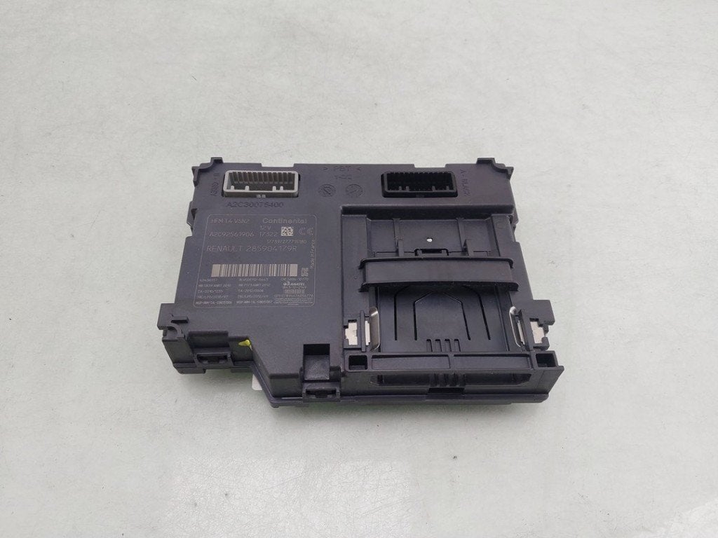 MODULE DE LECTEUR DE CARTES HFM (NEIMAN) Captur I (2R), Renault, Utilisé, Peter-Huppertz-Straße 5
51063  Köln, DE, Dialog.deutschland@renault.de