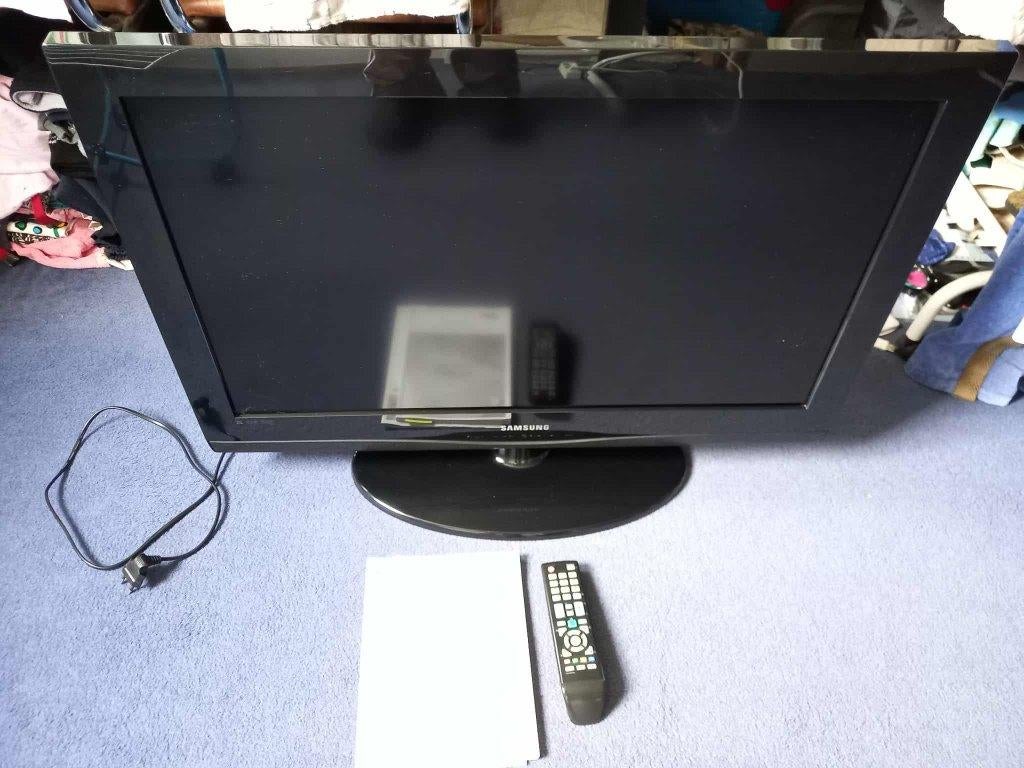Télévision Samsung 81 cm + livre et télécommande, Audio, Tv en Foto, Televisies, Zo goed als nieuw, 80 tot 100 cm, Samsung, Ophalen