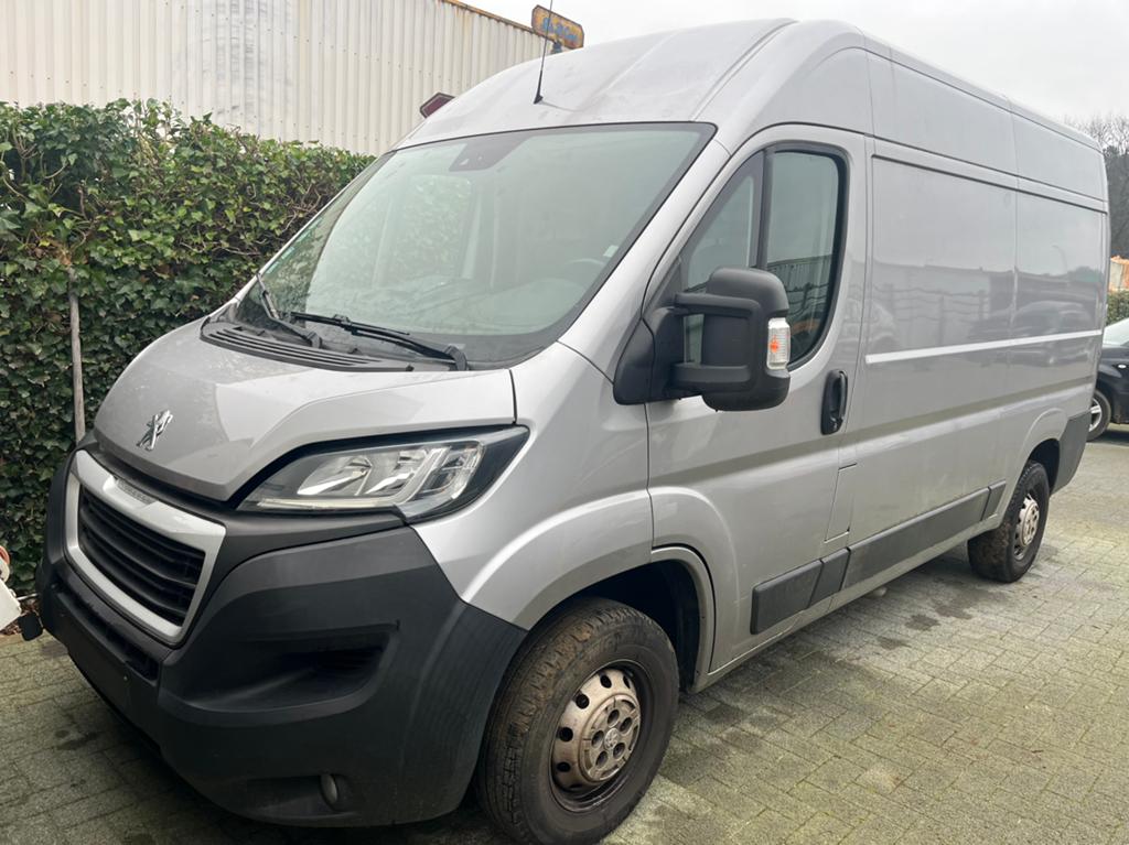 Peugeot boxer 2.2HDI  121kw  161000 km  2021, Stof, Parkeersensor, Bedrijf, 5 deurs