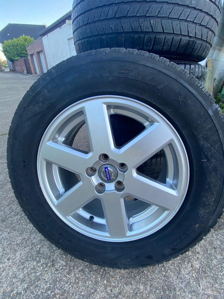 Volvo XC90 velgen 17" 5x108 + winterbanden + reservewiel, Auto-onderdelen, Ophalen, Velg(en), 17 inch, Winterbanden