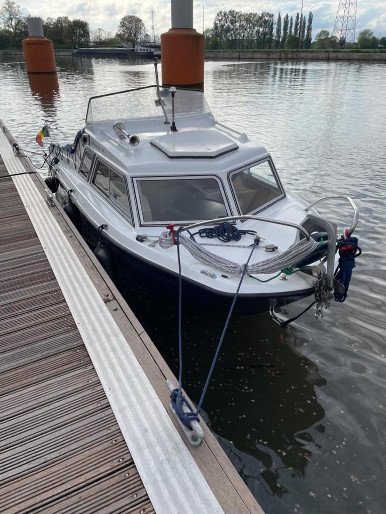 Volledig gerestaureerde Microplus 501, Watersport en Boten, Motorboten en Motorjachten, Zo goed als nieuw, Afdekzeil, Kajuitboot