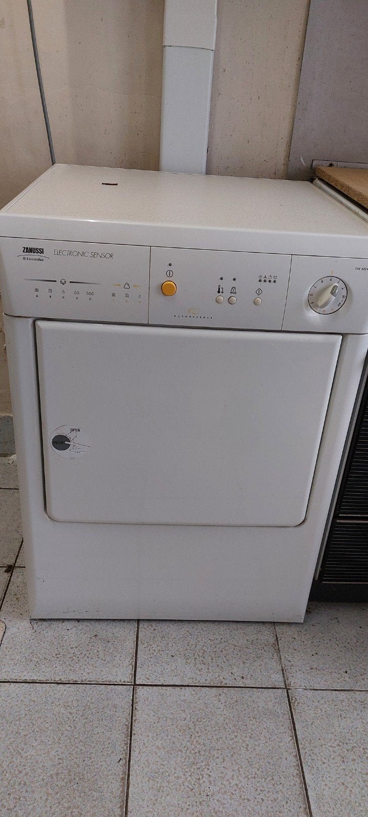 Droogtrommel Zanussi Electronic Sensor model TDE 4224, 30 €, 4 tot 6 kg, Ophalen, Voorlader, Luchtafvoer