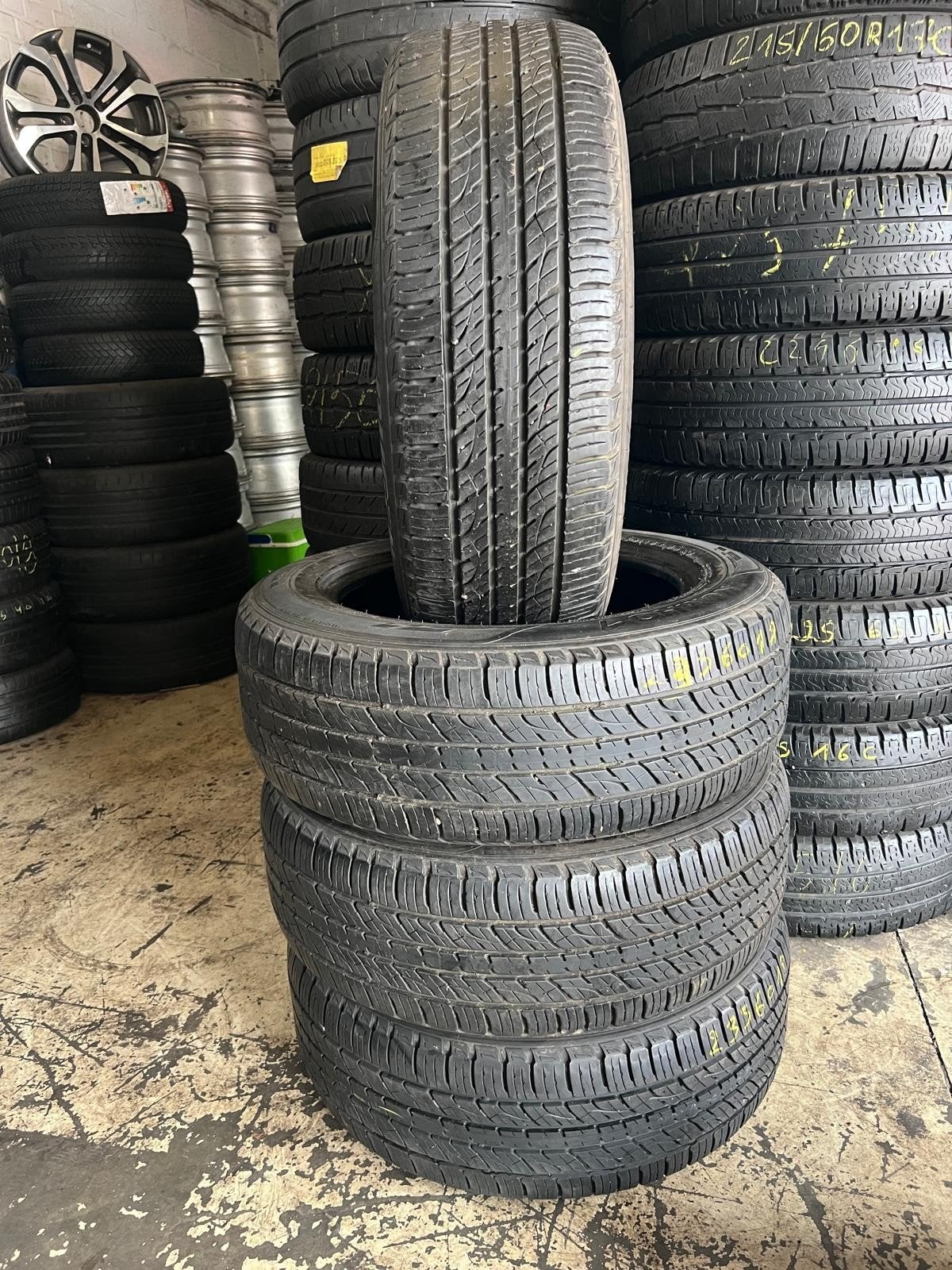 235/60/18 kumho avec montage et équilibrage, Enlèvement