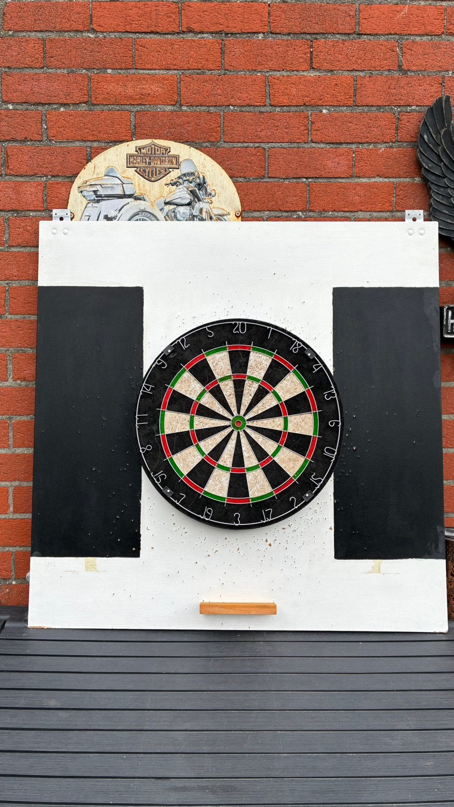 Dartbord met plaat om buiten te hangen of garage., Ophalen, Gebruikt, Dartbord