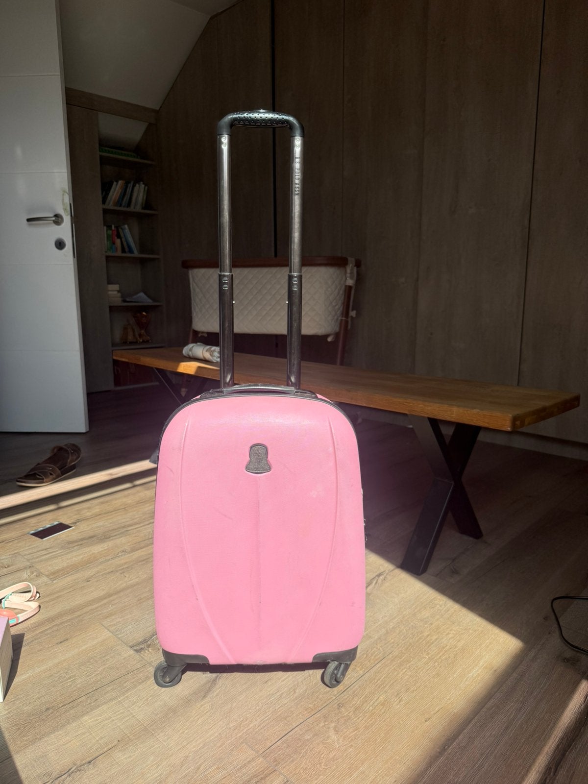 Roze kleine koffer op wieltjes – handbagage, Bijoux, Sacs & Beauté, Valises, Enlèvement, Comme neuf, Roulettes