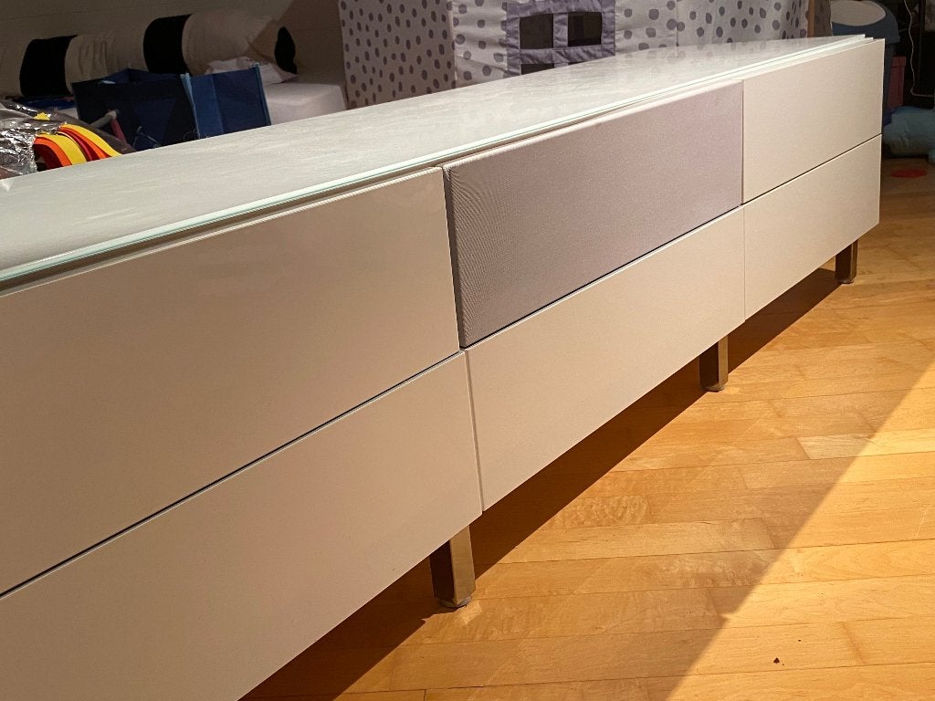 TV-meubel (IKEA Bestä glanzend wit), Maison & Meubles, Armoires | Mobilier de télévision, Comme neuf, Moins de 100 cm, 150 à 200 cm