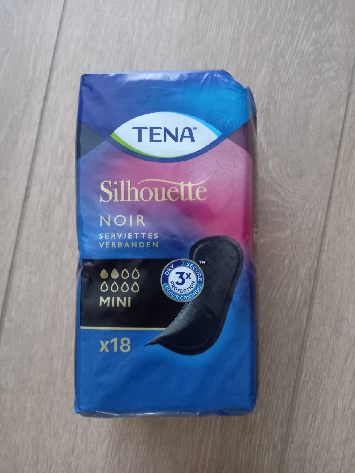 10 pakken Tena Silhouette noir verbanden, Diversen, Ophalen of Verzenden, Nieuw