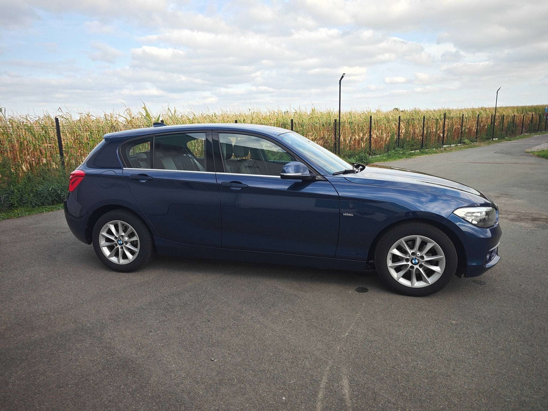 BMW 116 116 dA URBAN LINE - AUTOMAAT - GPS/LEER/PDC/CRUISE -, Auto's, Automaat, Dealer onderhouden, 1 Reeks, 3 cilinders
