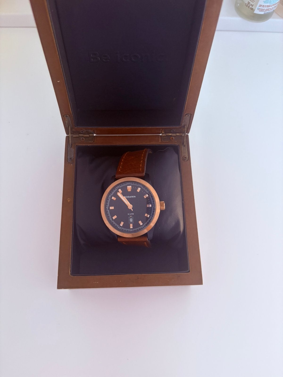 Montre Rodania cadran noir bracelet cuir marron + coffret, Ophalen, Zo goed als nieuw, Leer