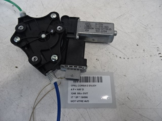 MOTEUR LEVE VITRE ELECTRIQUE AVANT DROIT Opel Corsa E, Utilisé, Droite, Opel