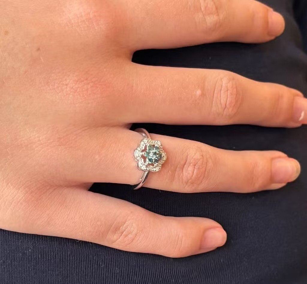 Diamanten bloem gouden fraaie dames ring briljant zirkonia, Ophalen of Verzenden, Zo goed als nieuw, Dame of Heer, Met edelsteen