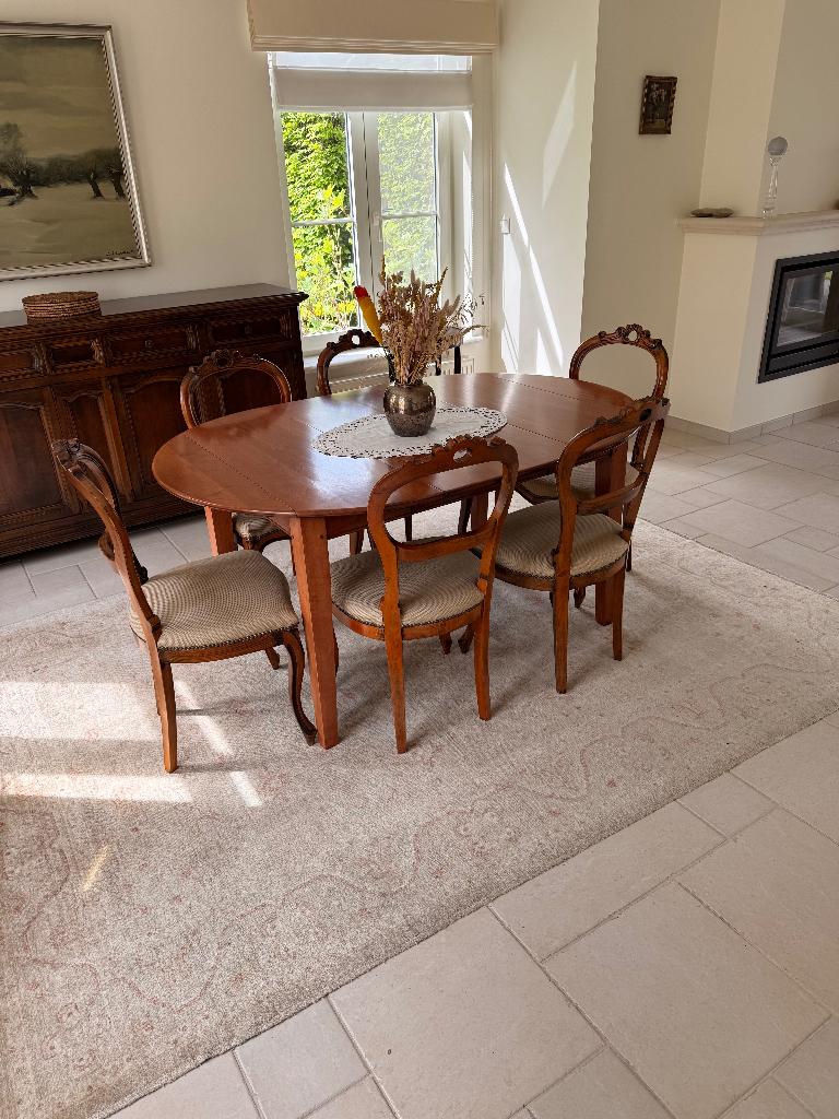 Eetkamer tafel en stoelen en tapijt en buffetkast, Huis en Inrichting, Complete eetkamers, Ophalen, Gebruikt, 4 tot 6 stoelen