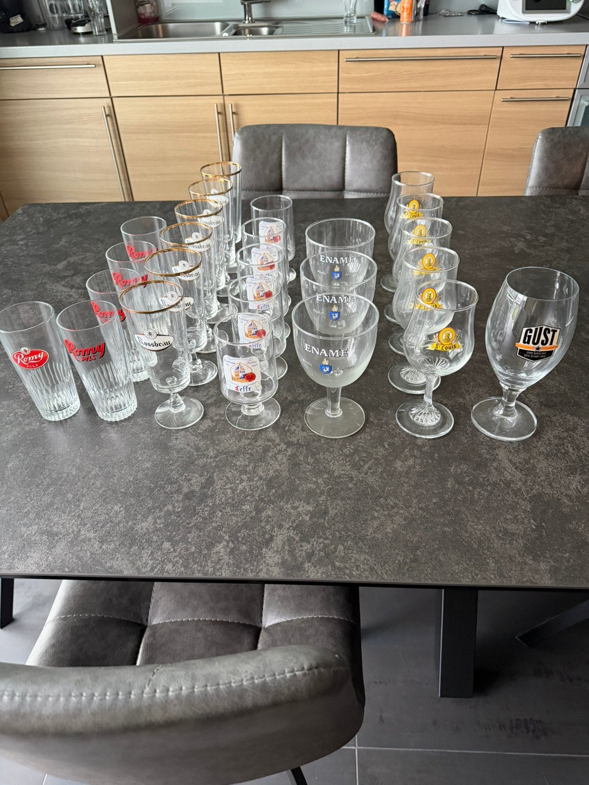 25 bierglazen, Verzamelen, Biermerken, Ophalen, Zo goed als nieuw, Leffe