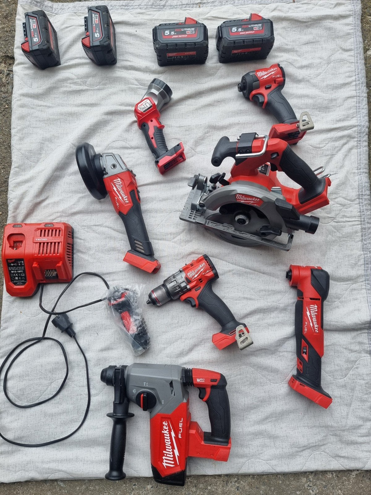 set milwaukee 7 machines, Articles professionnels, Enlèvement