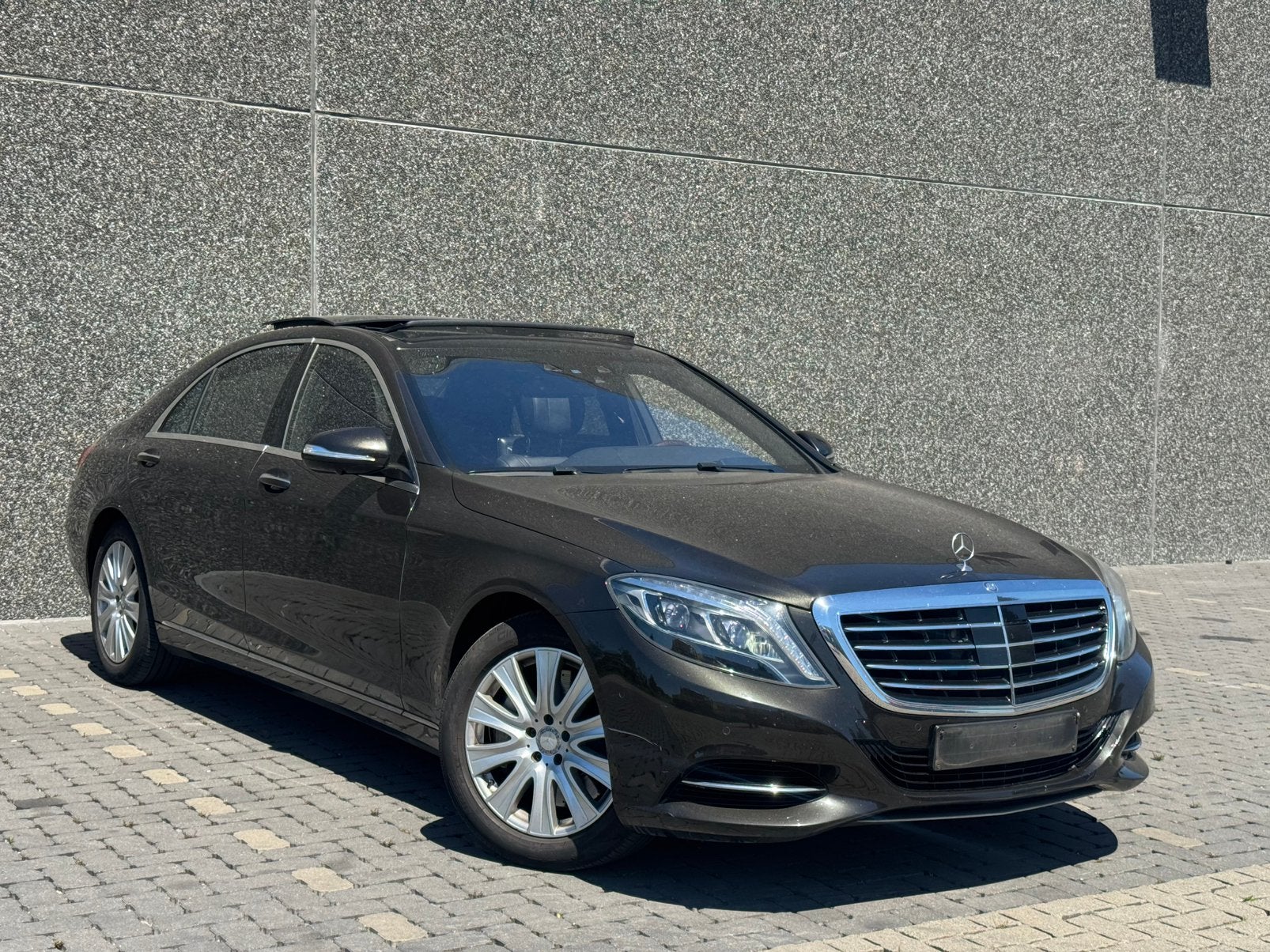 Mercedes-Benz S500L V8 Full Option 1st Owner(Ketting Lawaai), Auto's, Mercedes-Benz, 335 kW, 199 g/km, Parkeerassistent, Zwart