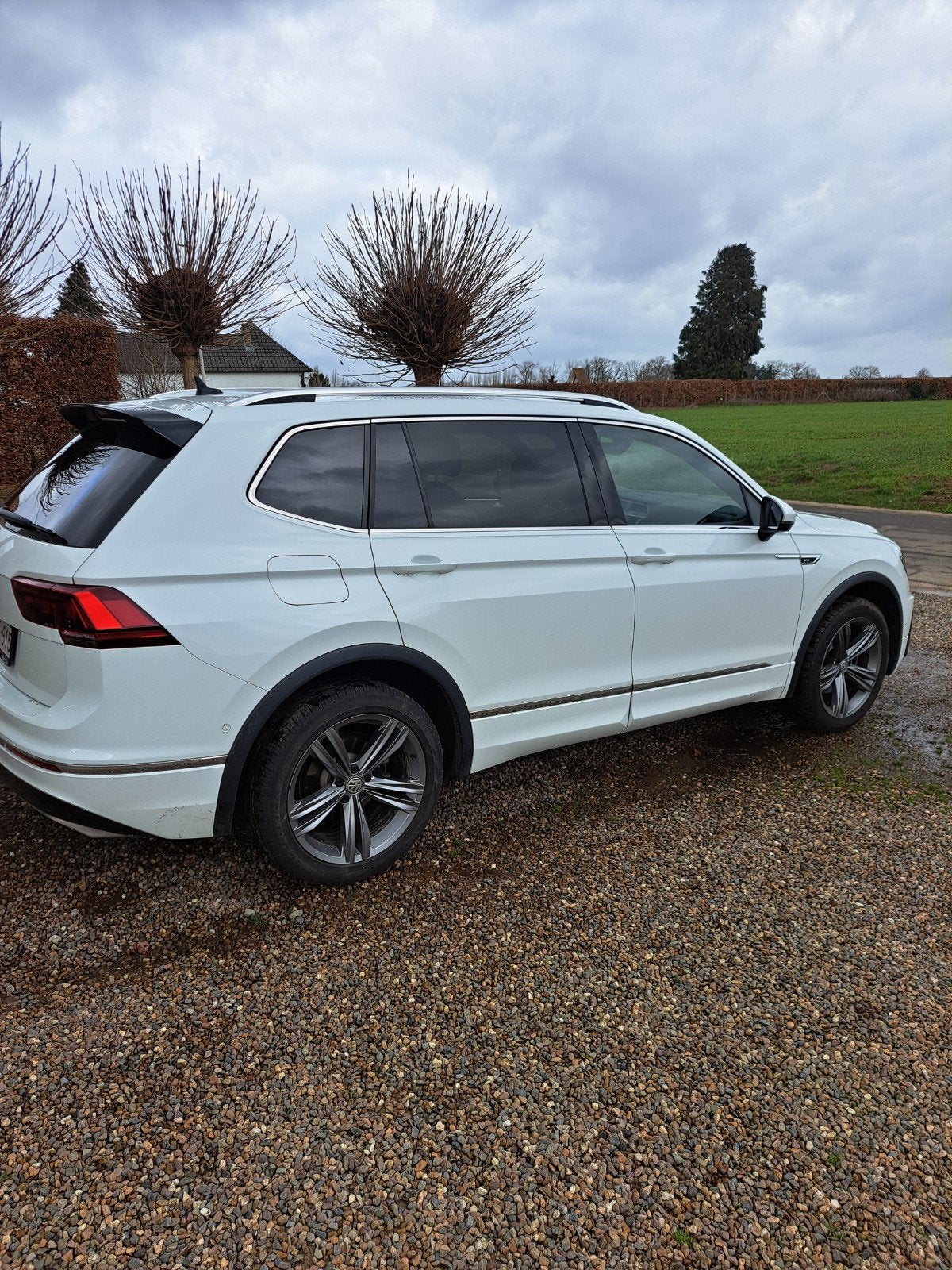 Volkswagen Tiguan Allspace 1.5 TSI R-line 7 zit. 25.000€, Auto's, Volkswagen, Automaat, Zwart, Adaptive Cruise Control, Leder