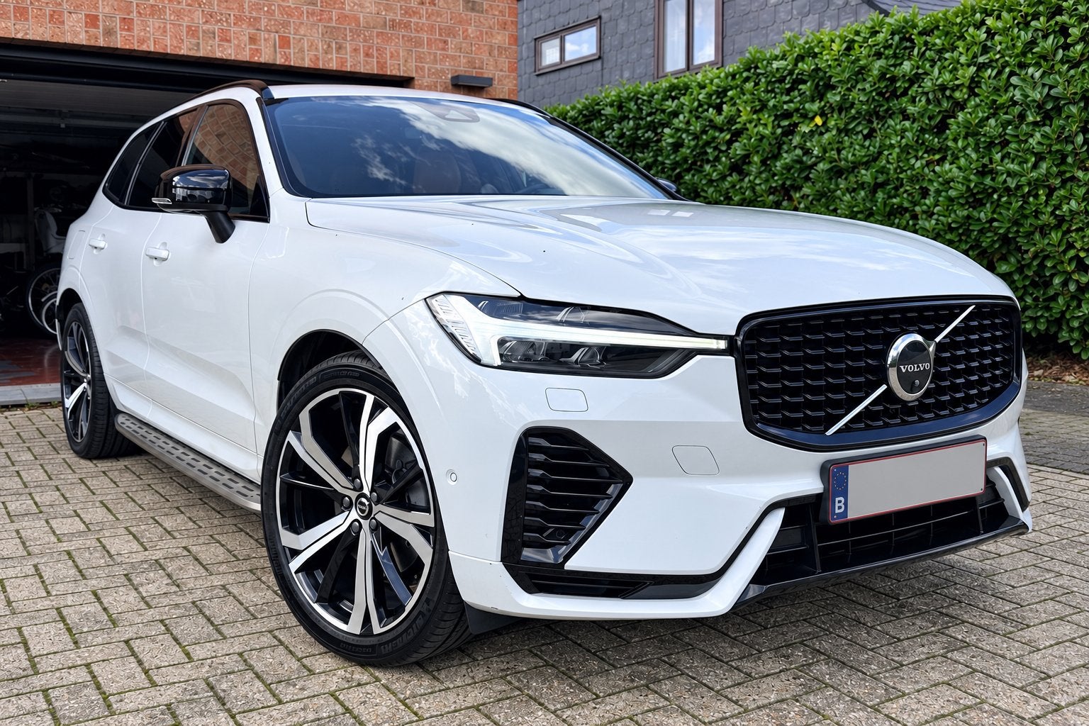 Volvo XC60 Recharge T6 AWD Hybride Rechargeable — Juin 2023, Achat, 293 kW, Euro 6, Entretenue par le concessionnaire