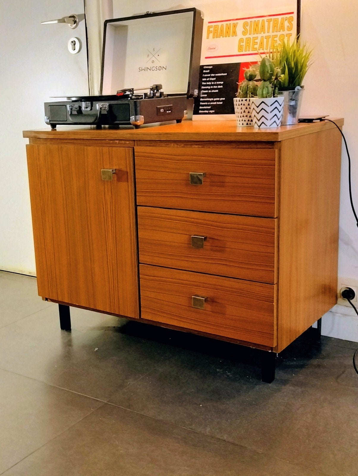 vintage dressoir kastje., Maison & Meubles, Enlèvement, Teck, Vintage