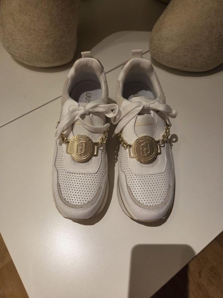 Liu Jo sneakers nieuw
Maat 38, Kleding | Dames, Schoenen, Ophalen, Sneakers
