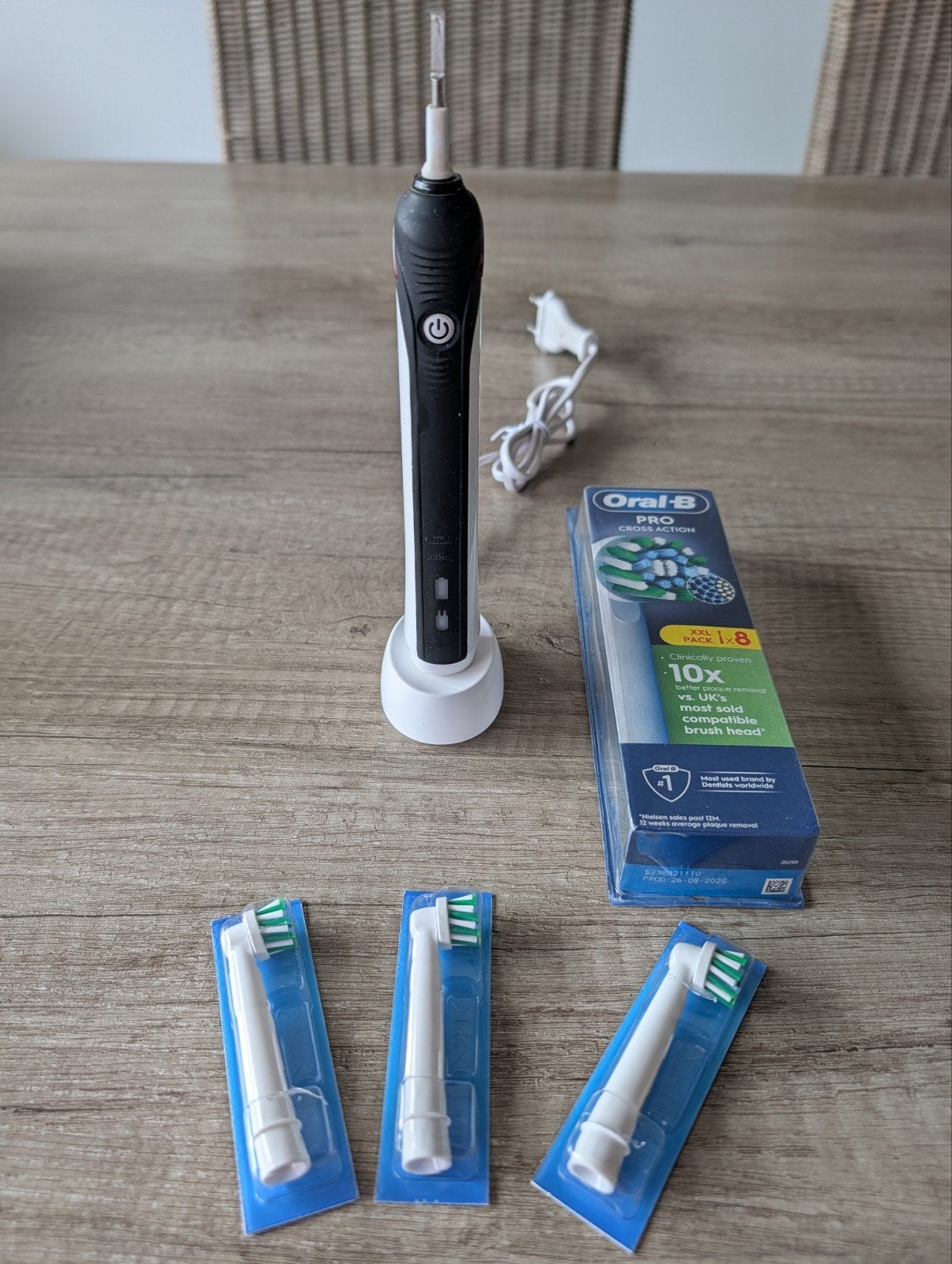 Oral-B Pro 2, Ophalen of Verzenden, Tandenborstel