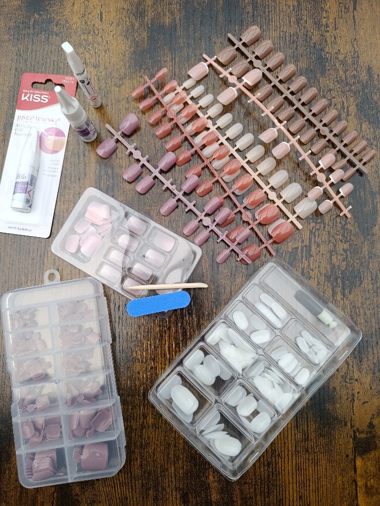 plak nagels met lijm, Handtassen en Accessoires, Ophalen of Verzenden, Nieuw, Handen en Nagels, Accessoires