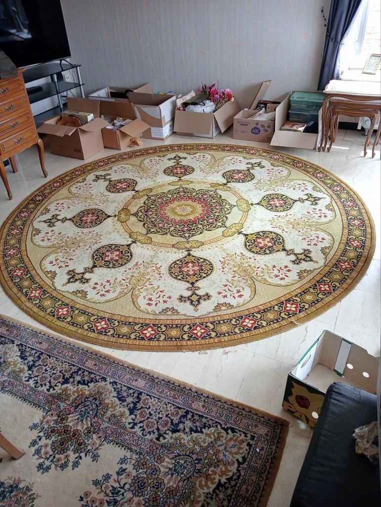 Tapis ancien d'un diamètre de 250 cm, Enlèvement