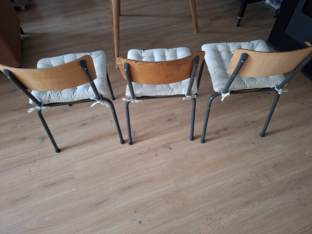 3 oude schoolstoelen, Ophalen, Gebruikt, Bruin, Drie
