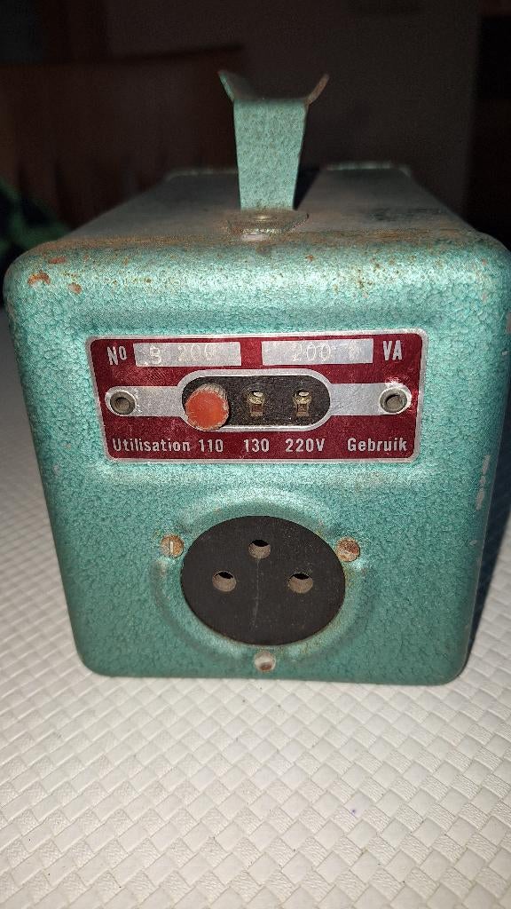 EREA transformator 110 tot 240 V in /110 tot 220 V uit 200VA, Ophalen of Verzenden, Gebruikt