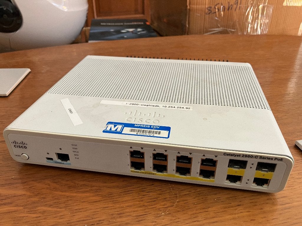 Cisco switch C2960, Computers en Software, Netwerk switches, Ophalen of Verzenden, Gebruikt
