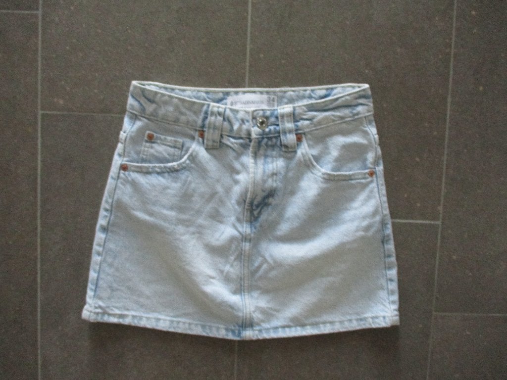 Jeans rokje, Stradivarius, model D60, maat 34, als nieuw, Blauw, Ophalen of Verzenden, Zo goed als nieuw, Maat 34 (XS) of kleiner