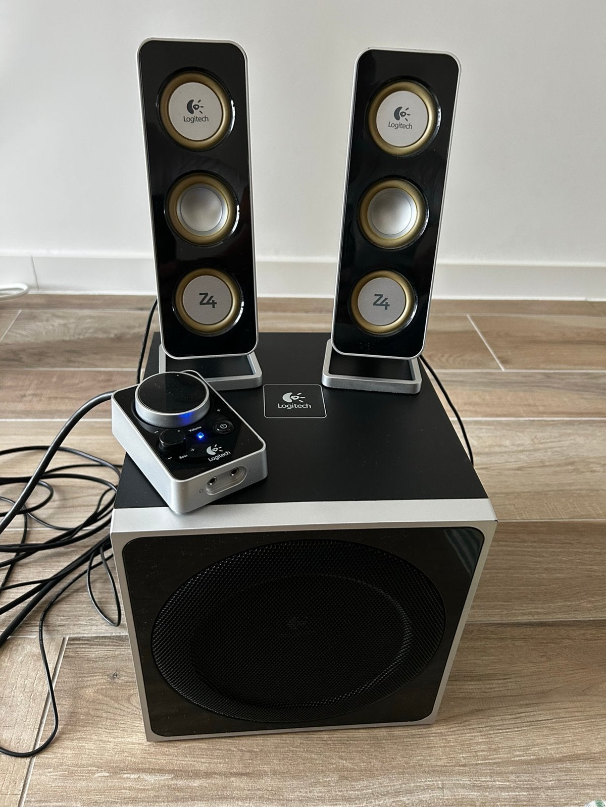 Logitech z4  Système audio + subwoofer, Informatique & Logiciels, Enlèvement, Comme neuf